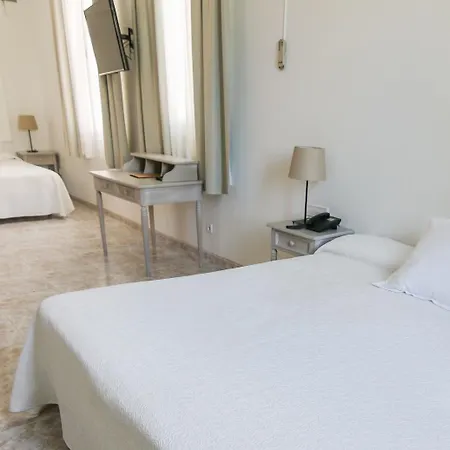 Capri 3*